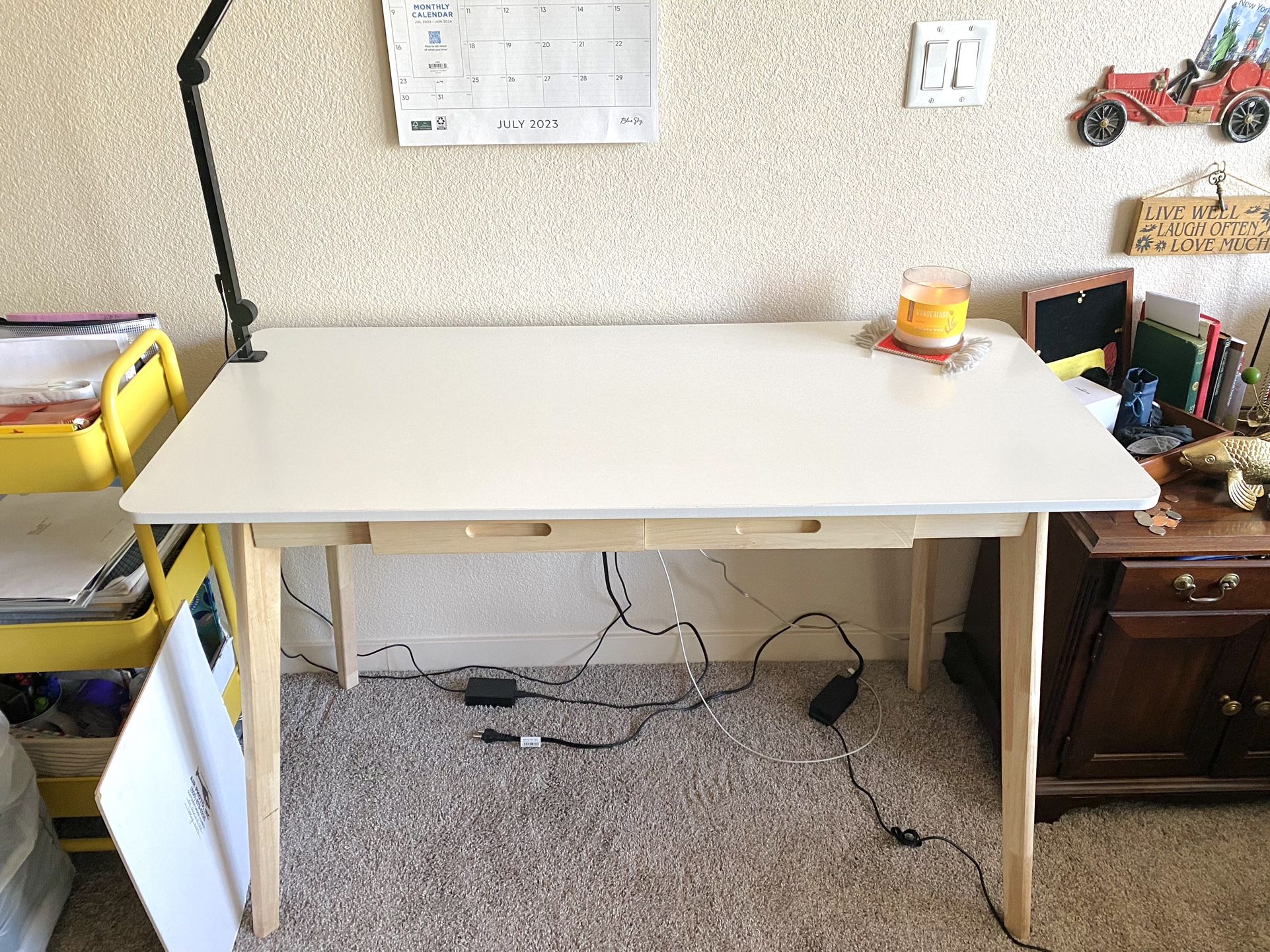White Desk for Sale in Peoria, AZ OfferUp