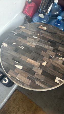 Nice coffee table no scratches beautiful