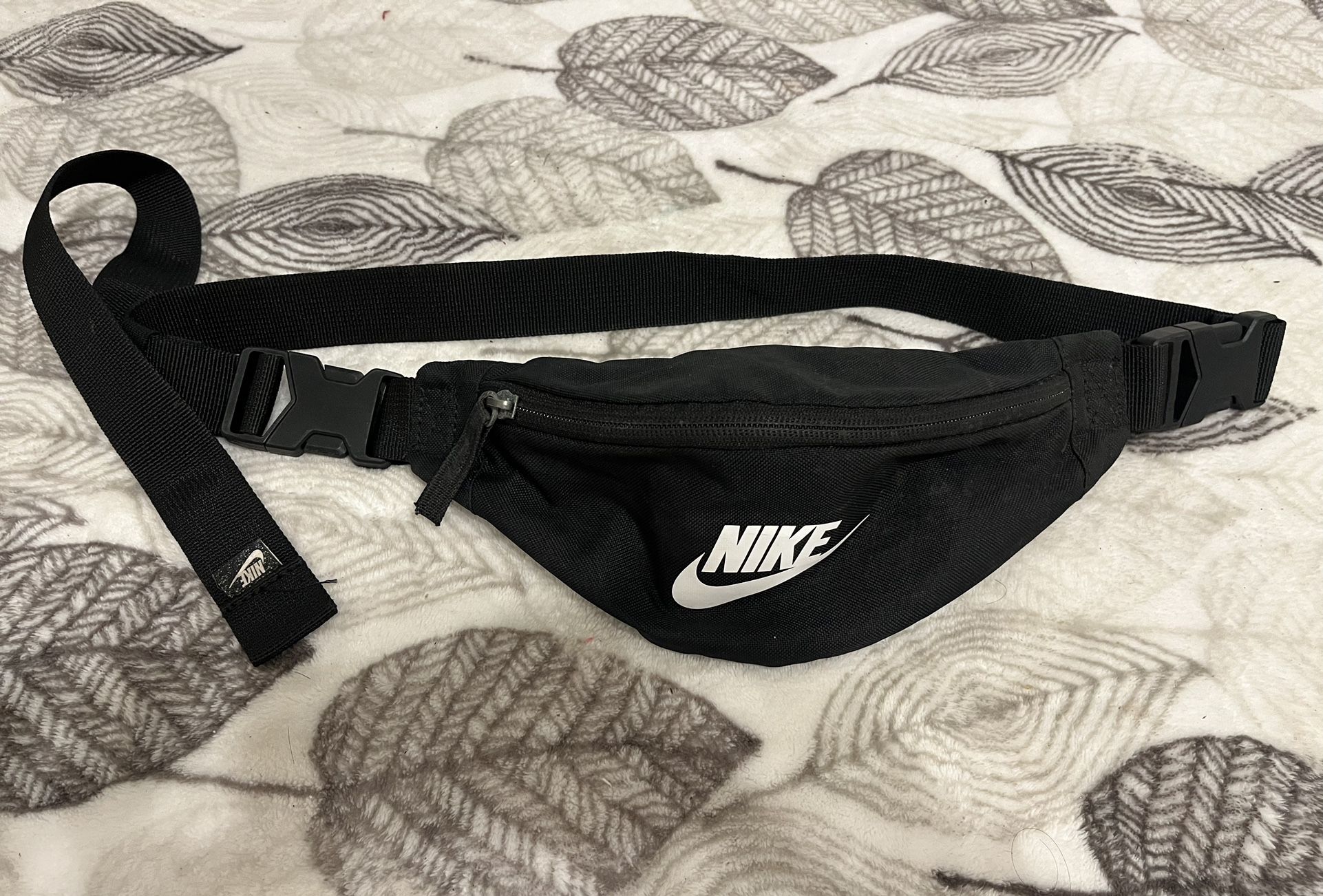 Nike Adjustable Mini Fanny Pack