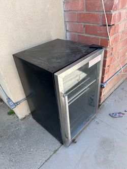 Small Drink Beverage Fridge Refrigerator