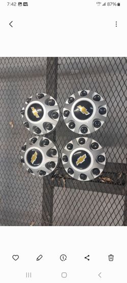 Chevy 2500 center caps excellent cond