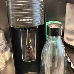 Soda Stream Terra Sparkling Water Maker with cO2 and carbonating bottle