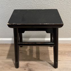 Black Lacquered Hardwood Stool 20”H