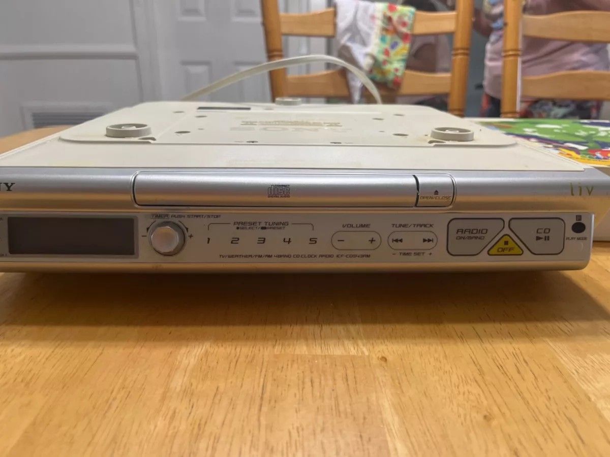 Sony Under Cabinet AM/FM CD Clock Radio