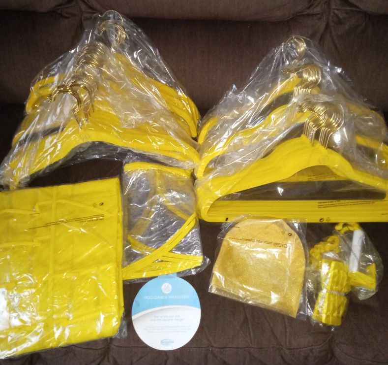 New Joy Mangano Huggable Hangers 80 Pc Set