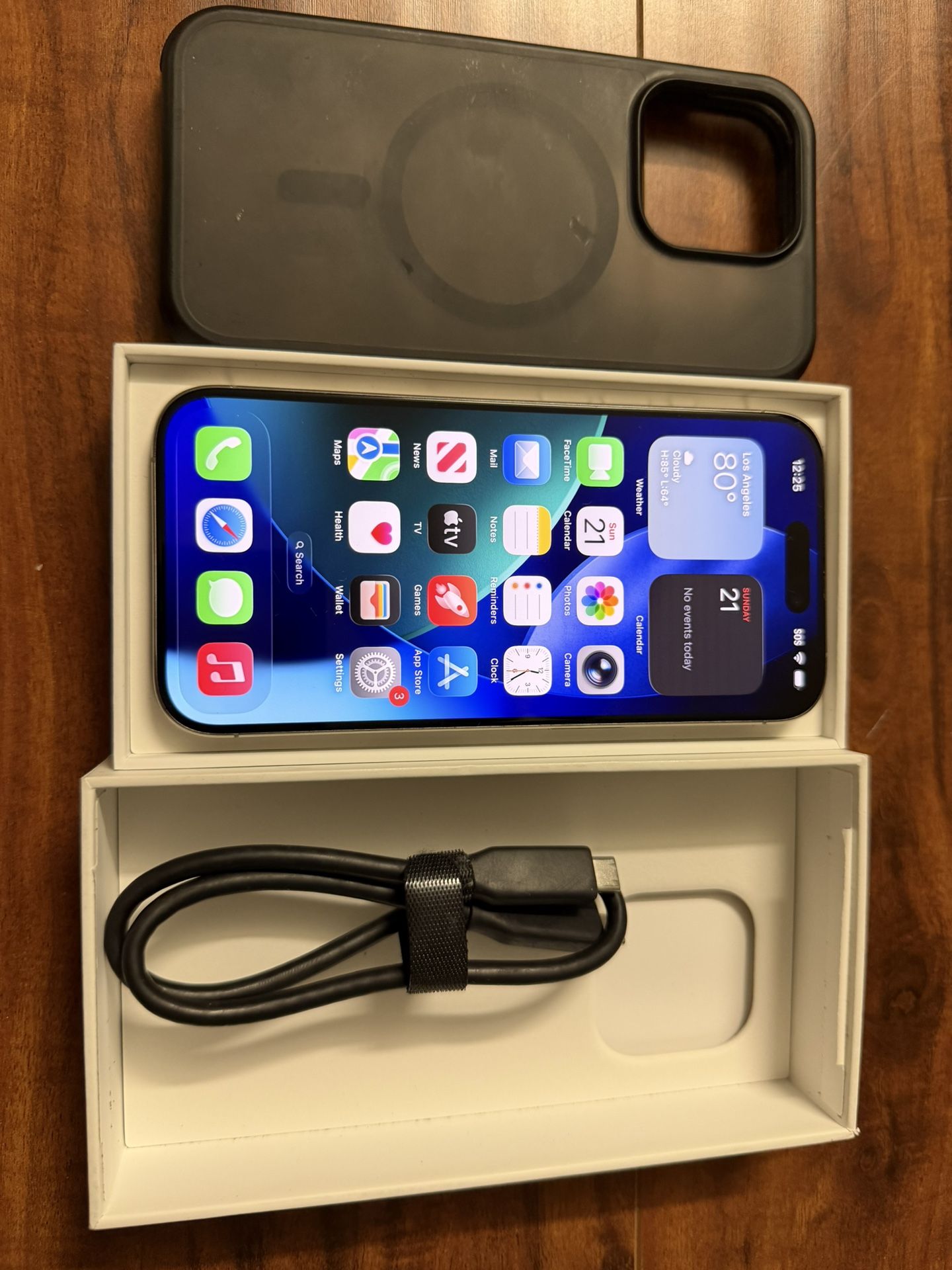Iphone 15 Pro. Natural Titanium. Unlocked. 256gb