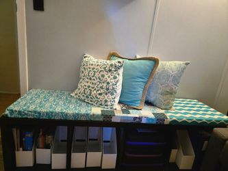 IKEA KALLAX BOOK SHELF/BENCH SEAT