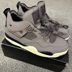 Air Jordan Retro 4