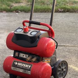 Husky 4 Gallon 1.5 HP Portable Air Compressor - Works Great! 