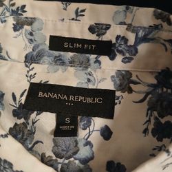 Banana Republic Size SMALL.  SLIM BUT TALL FIT BRAND NEW