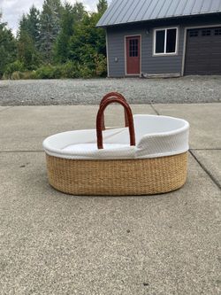 Design Dua “Moses Basket” woven baby bassinet + Moses Pod