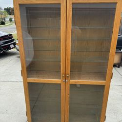 China Cabinet With Glass Shelves. 