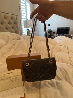 LV 3 Piece Purse/shoulder Bag With Matching Beanie for Sale in Lodi, CA -  OfferUp