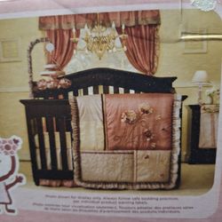 Full Crib Set.+ Musical Mobile
