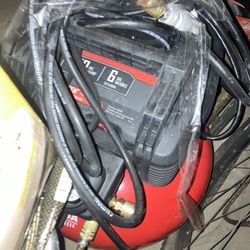 $100 -Alr Compressor With Quick Connect Tube 