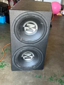 Caja plástica para speaker 15 está como nuevo bosinas inclullen con doble entradas