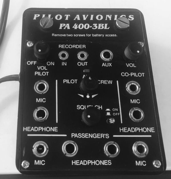 PA 4003BL Pilot Avionics Portable Stereo w/accessories!! for