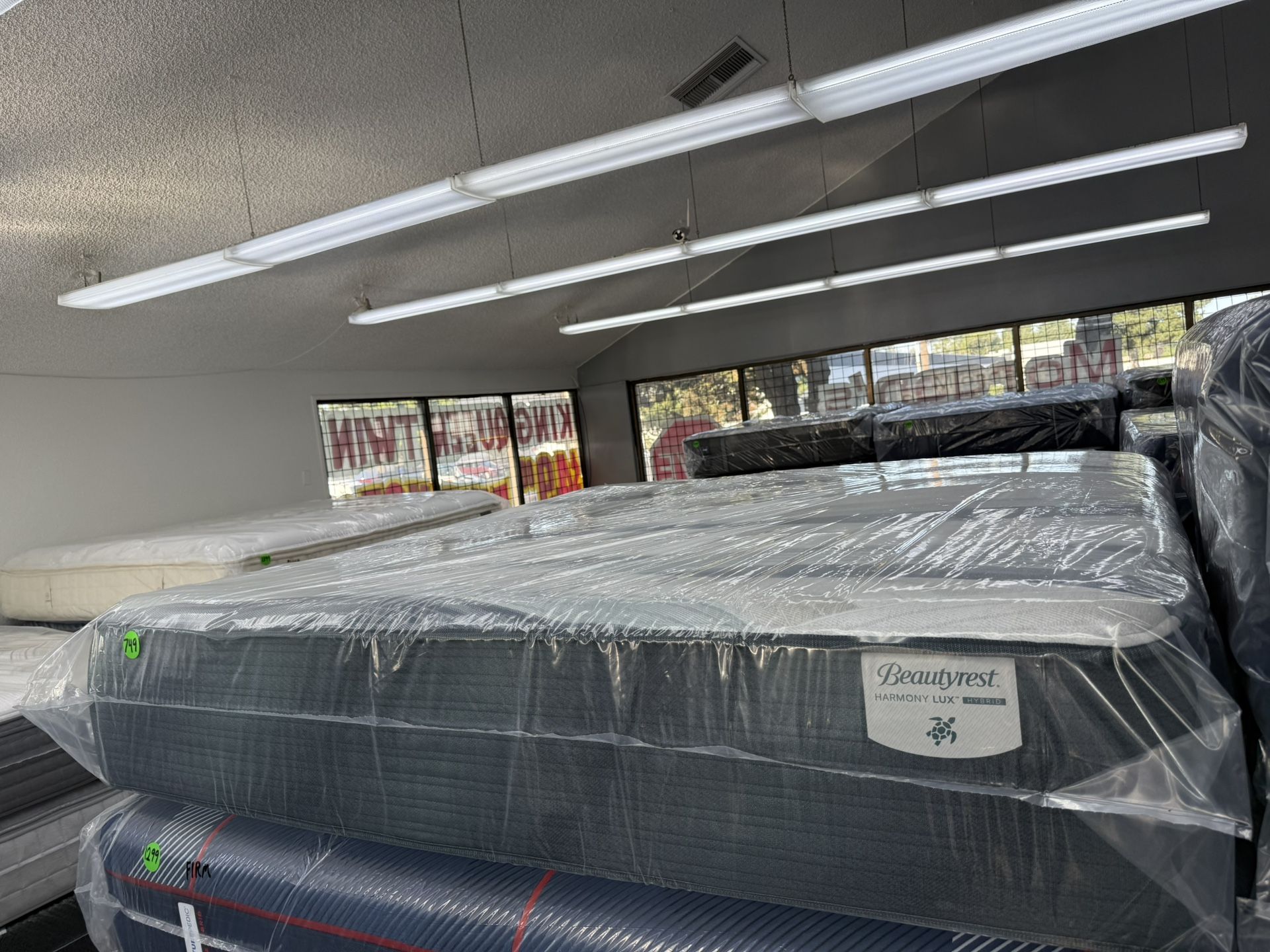 KING SIZE SIMMONS BEAUTYREST HARMONY LUX HYBRID MATTRESS & BOX SPRINGS BED SET