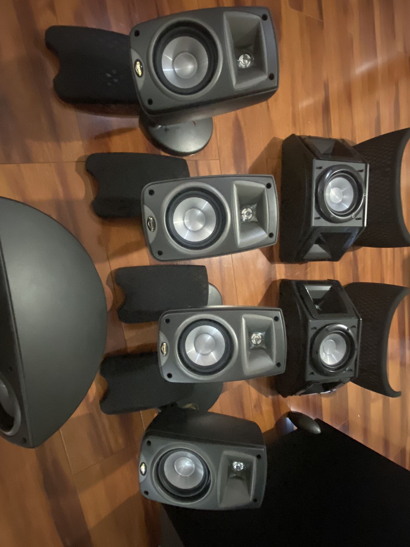 Klipsch - Home Theater Surround Sound 8 Set With 10” Subwoofer