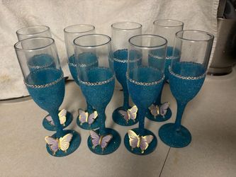 Decorated champagne glasses
