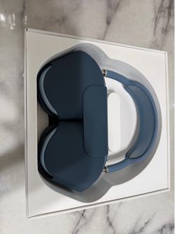 Apple AirPods Max sky blue