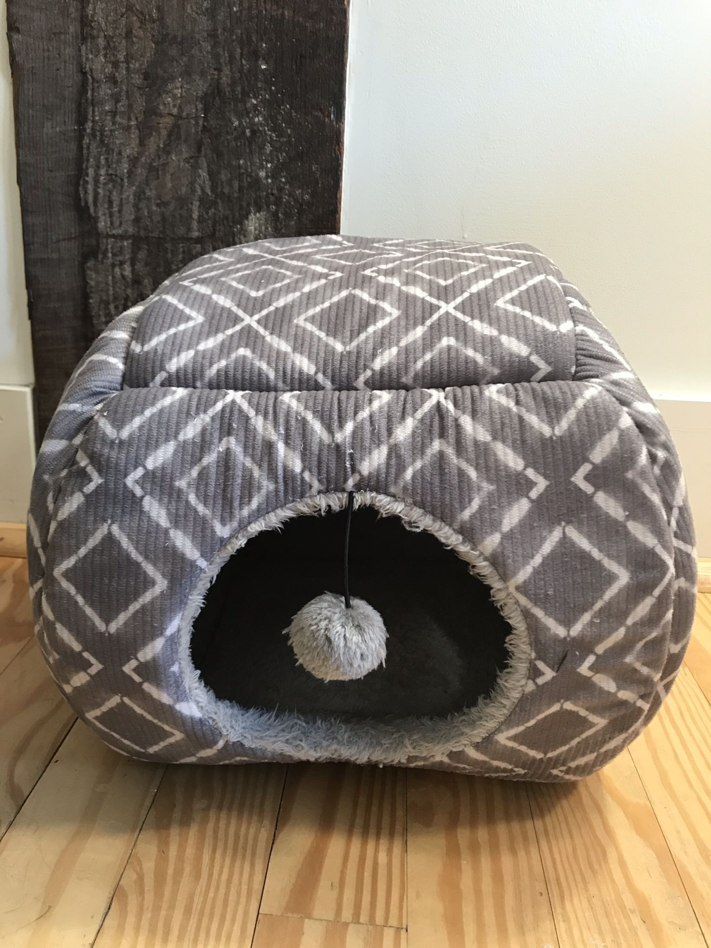 Self-Warming Cat Bed and Toy