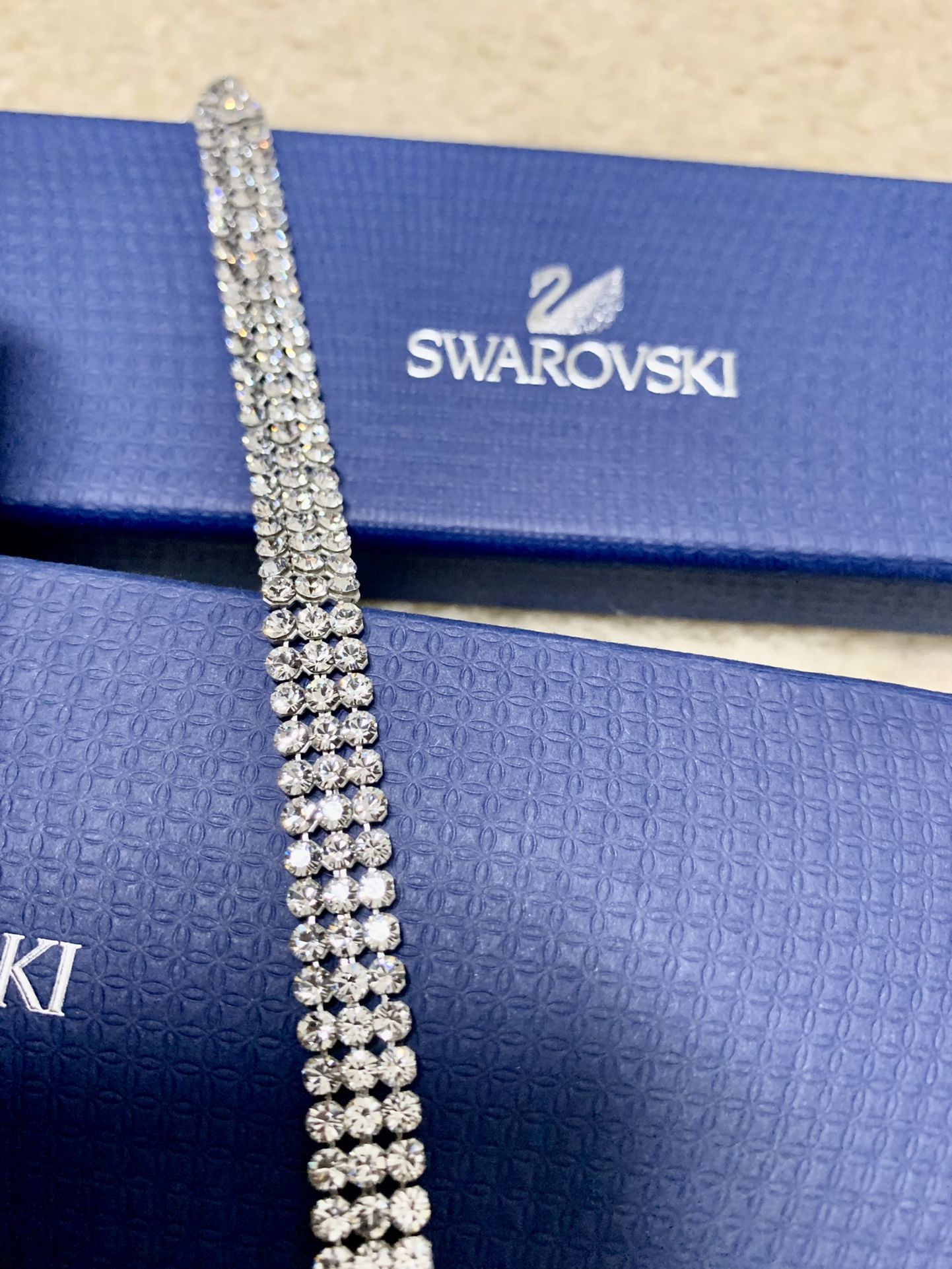 Brand New Swarovski Crystal Bracelet 19 cm