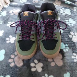 DC MEN Tennis SHOES 9 Size