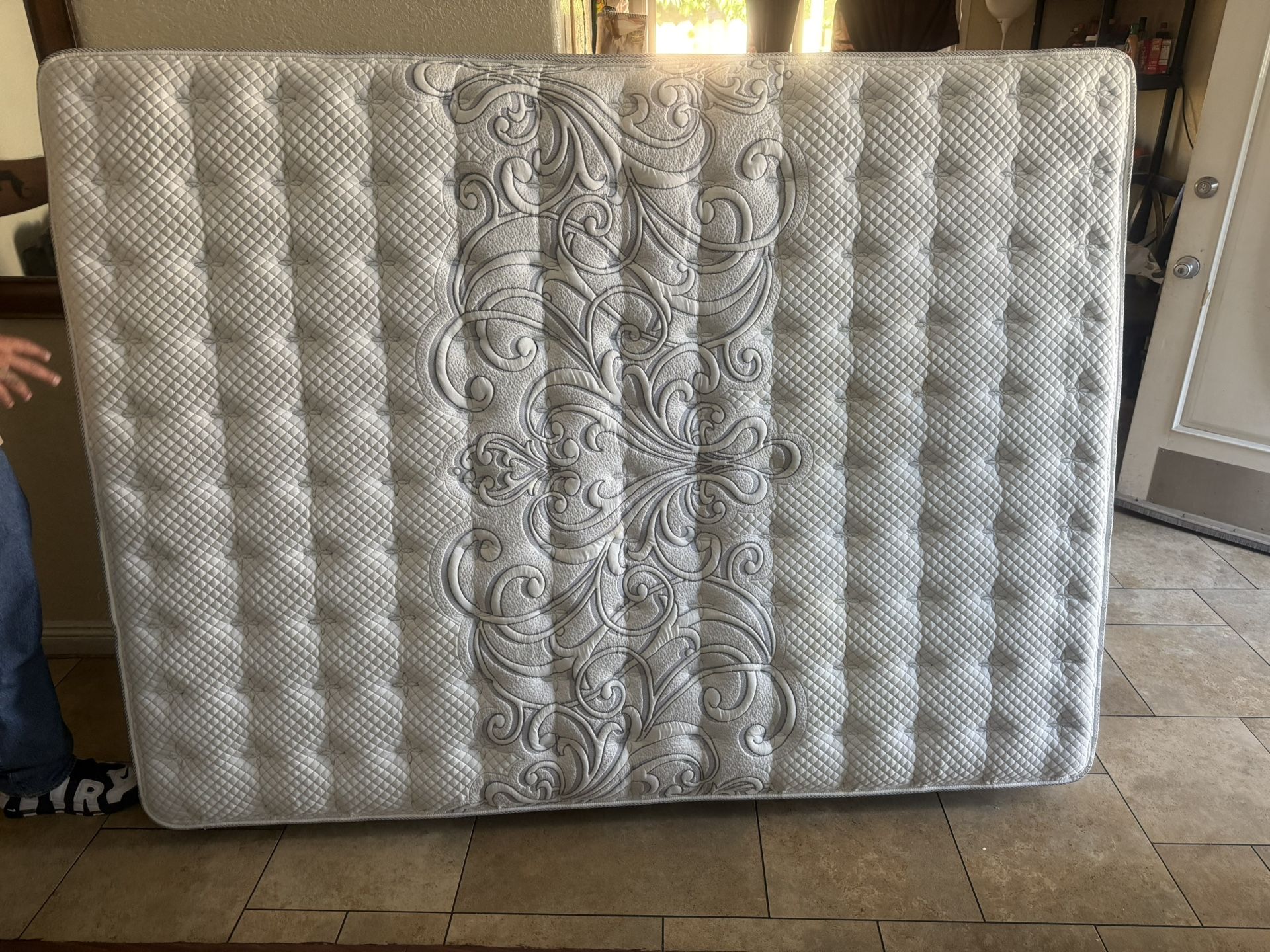Queen Size Mattress With Box Spring
