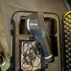 FLIR E5