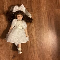 Porcelain Doll   Collectible