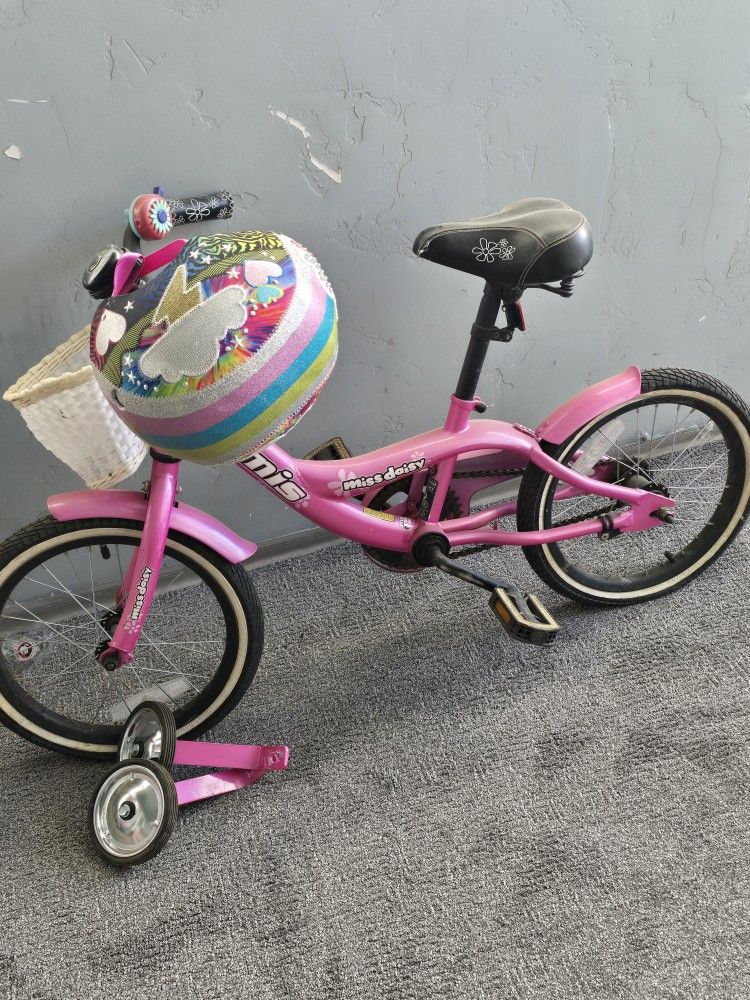 Vicicleta Y Casco De Buena Marca $55 Por Los.2