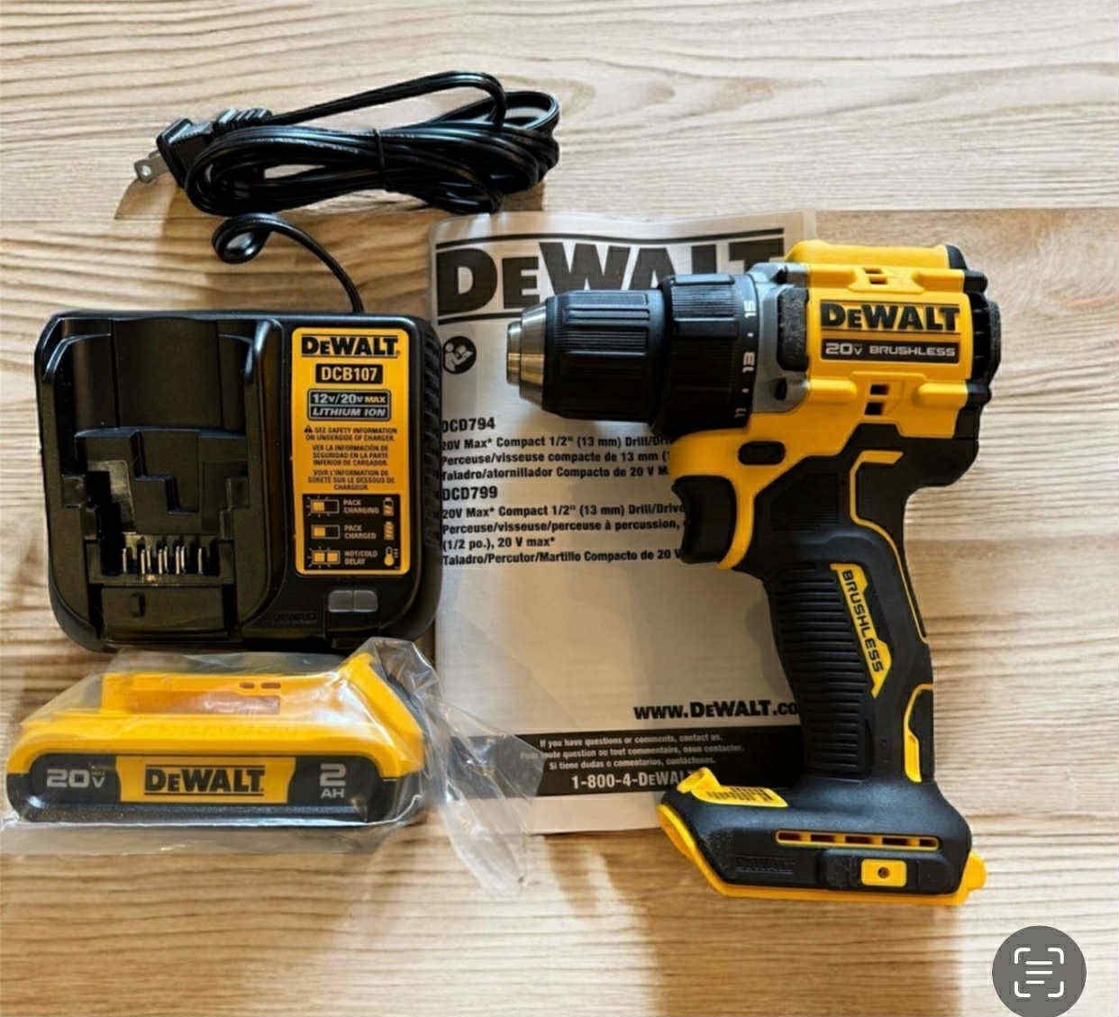Dewalt New Kit Drill Atomic Brushless, Battery And Charger - Nuevo
