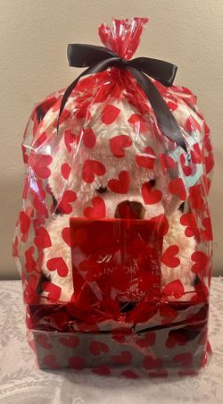 Valentine’s Gift Box Teddy Bear & Chocolate