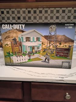 Call of duty collectors construction series by mega bloks Nuketown and moon zombies