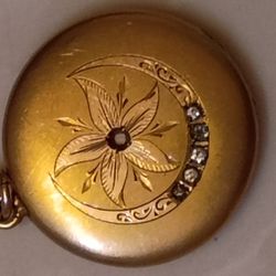 14k Gold Locket Really Old Time Period 