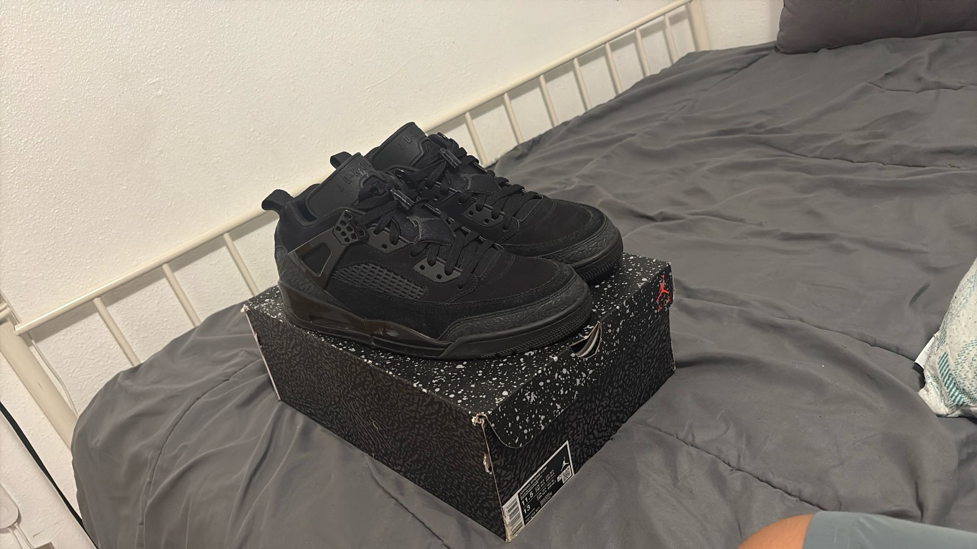 JORDAN SPIZIKE LOW (size 11.5)