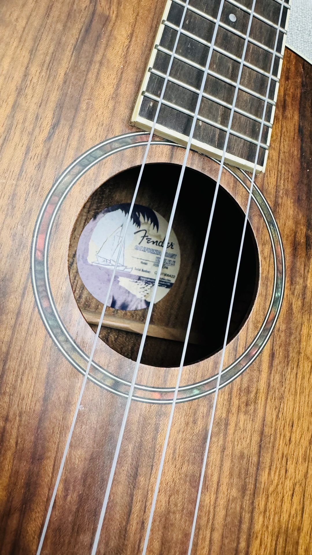 Ukulele Fender California Coast Rincon Tenor v2 AE Natural with Gig Bag