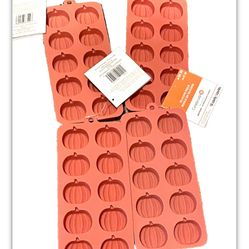 New Set Of 4 Silicone Pumpkin Molds