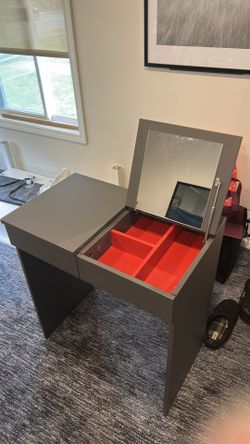 Vanity - make up table
