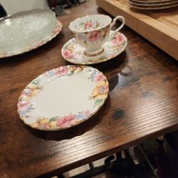 vintage Yamaka fine bone china teacup, saucer, and snack plate set (17 Piece Set)