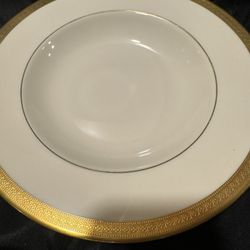 “Old Ivory Syracuse” 12 China Soup Bowls