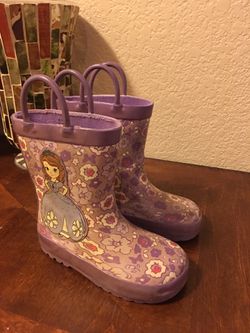 Sofia the first rain boots size 8c