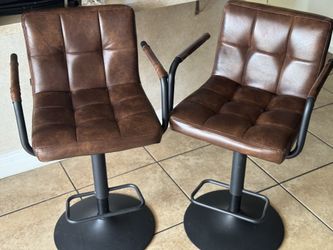 🪑✨ Bar / Breakfast Counter Stools – Great Condition ✨🪑