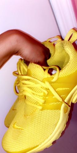 Women 8 yellow prestos Nike sneakers