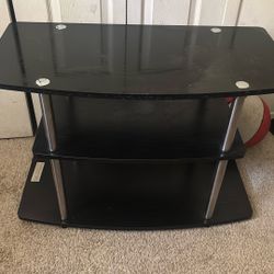 TV stand fits up to 32 inches