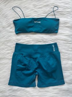 DFYNE Teal Seamless Sports Bra & Shorts Set