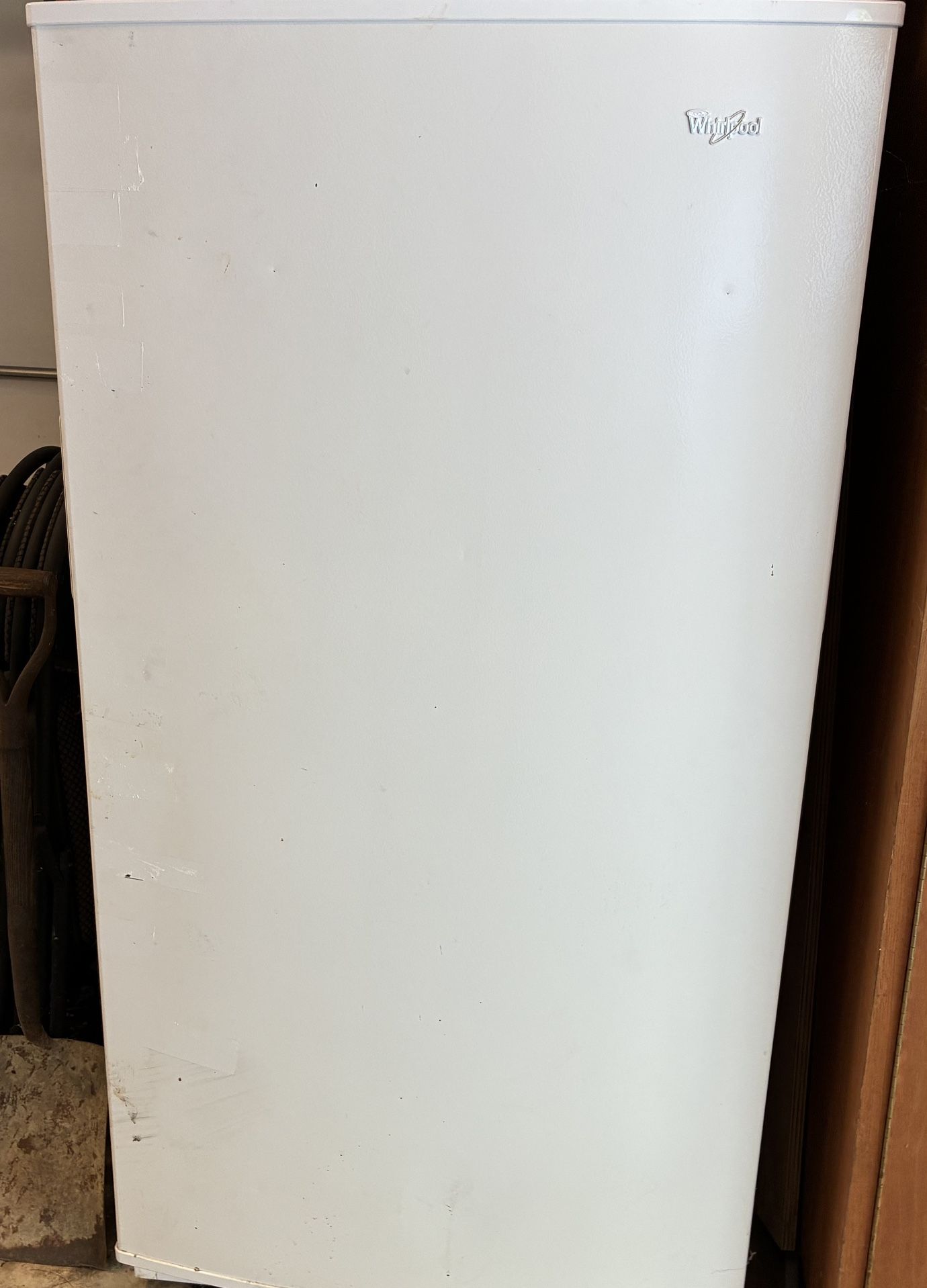 Whirlpool 16 Cu Foot White Upright Freezer 