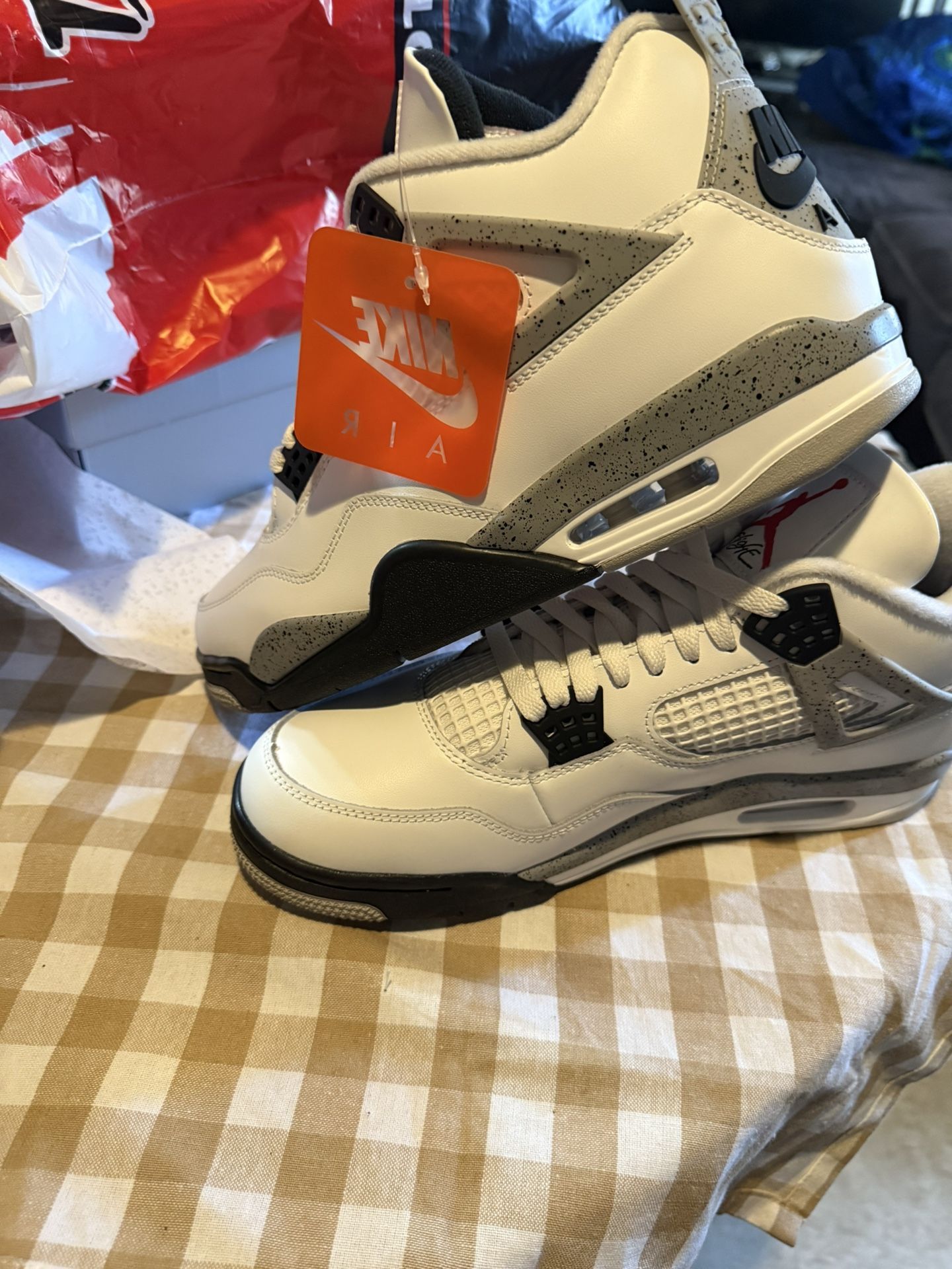 Air Jordan 4 Retro White Cement
