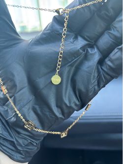 F necklace gold $10